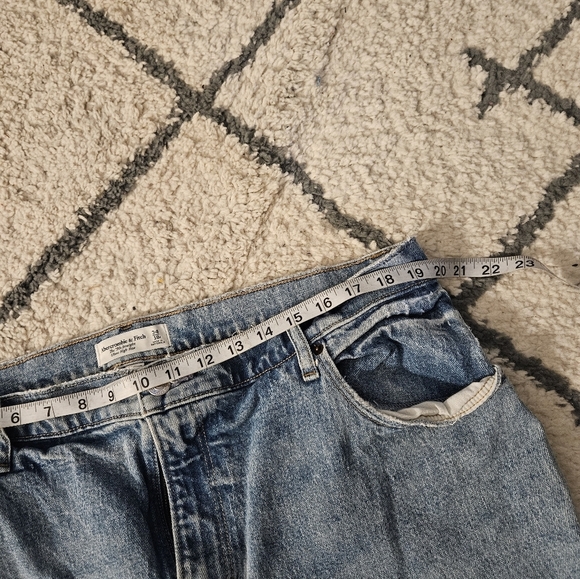 Abercrombie and Fitch curve love the 90's straight ultra high rise size 34 or 18 - Picture 4 of 6